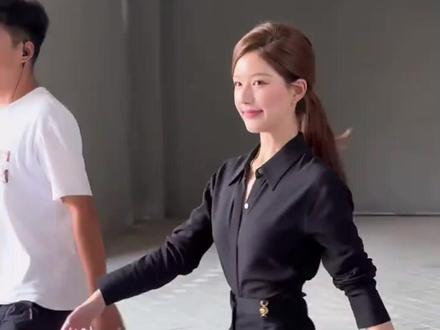 韩系女主低马尾扎法,超简单好看洋气又减龄#发型教程#低马尾#明星同款发型#美出高级感