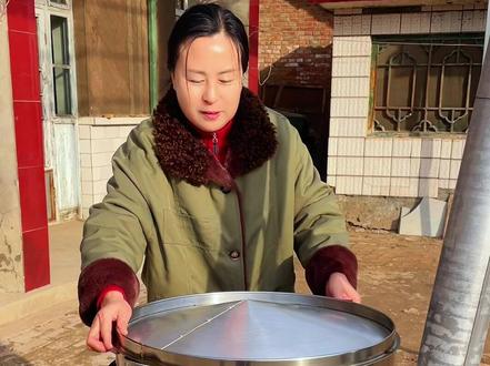 传统老式腊八粥!做腊八粥吃,山西人过腊八的习俗! 三姐分享给亲朋好友吃,大家很开心!祝各位:腊八安康,事事粥到!
#我的乡村生活 #农村生活 #星乡村星农人 #抖音新农人 #在拍一种很新的vlog