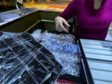 粉丝寄来几块大银饼变现,看看怎么样验真假 #珠宝首饰 #黄金回收实体店