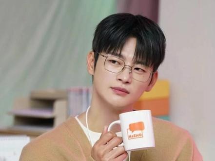 jisoo新剧《月刊男友》今日开播,看起来! #jisoo #金智秀 #徐仁国