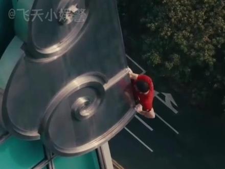 500米的大楼就这样爬上去了?岩羊吧 #亚历克斯霍诺德 #徒手攀岩 #台北101 #震惊