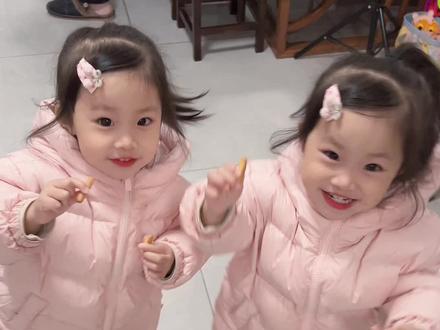 摇摆摇摆小企鹅#人类幼崽