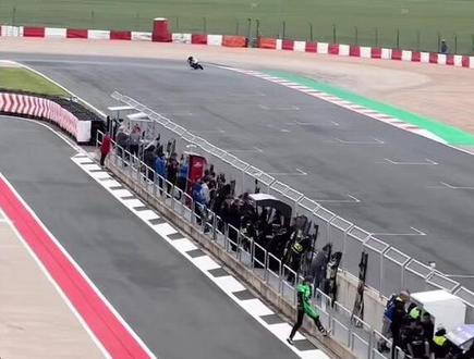 升国旗,奏国歌,14岁中国少年孙圣博又夺冠了!#CFMOTO天才计划 #中国赛车 #夺冠时刻 #摩托车 #孙圣博