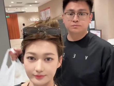 我俩为了追剧,把机顶盒换成了移动的, 太香了 !所有平台都能看 幸福指数飙升#生活vlog#新手爸妈日常#宝宝不在家小夫妻日常 #二人世界 #宁夏移动大电视会员