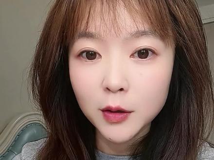 原来真有人穿这种裙子出门,大人穿上真的好看吗?#凸凸裙 #凸凸裙穿搭 #蓬蓬裙 #半身裙 #穿搭