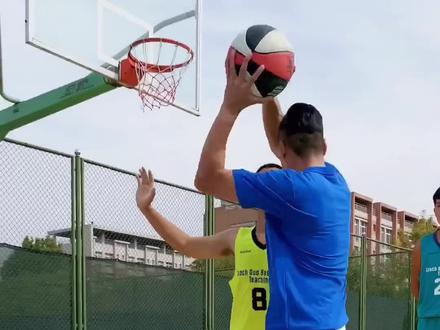 🏀约式步伐,欧洲经典,内外线球员必须要掌握的基本功#抖音小助手 #篮球 #郭教练 #内线进攻