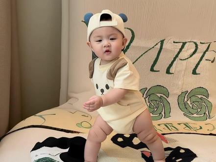 这像不像喝奶喝醉了跳的舞😂#醉奶舞 #醉酒舞 #搞笑舞蹈 #萌娃跳舞