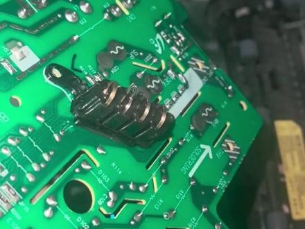 惠普1188w不识别硒鼓,提示安装墨粉盒。芯片触点弹簧损坏。