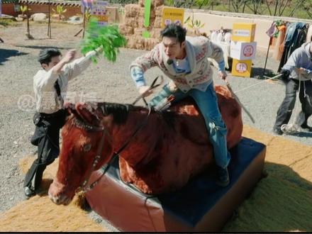 #宇宙闪烁请注意 仅一个预告我已经爆笑,这几个神人凑一起是真好笑 #王鹤棣 #刘耀文 #黄子韬 #黄晓明