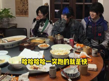 豆包就这样维护自己人,针对两个外国人... #豆包 #抖音ACG新春会 #无畏契约 #搞笑 #结尾有惊喜