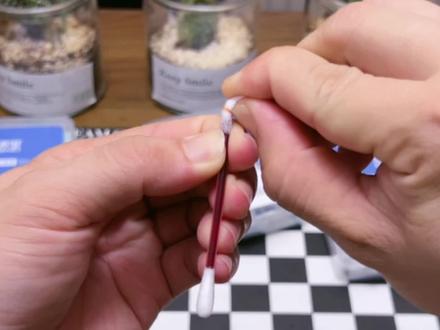 这出门在外难免有个蚊虫叮咬,磕磕碰碰的,备上两盒,需要的时候就很方便。#测评 #碘伏棉棒 #消毒应急四件套 #消毒棉签