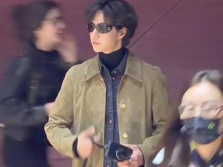 #王一博 香奈儿2026秋冬时装秀~人间贵公子啊…#香奈儿 #时装周