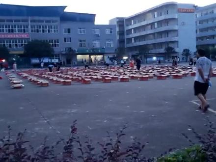 祝学子们旗开得胜金榜题名