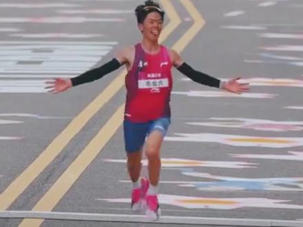 别只看成绩?|毛金虎的潜力和数据更恐怖! #青年创作者成长计划
178步幅的零零后选手,
这一代要强势崛起了吗?
按照教练的说法,
毛金虎和丰配友一起训练时,
数据都差不多,
是否意味毛金虎也有205的潜力?
首马刷新记录,
5k10k又手持历史纪录,
和丰配友的你追我赶会有什么样的奇迹?
#运动型人格指南 #无锡马拉松 #毛金虎 #戴维SEE你