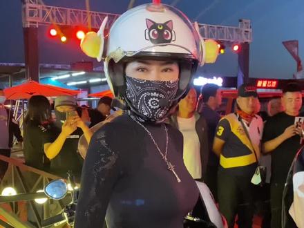 接大黑回家,带我去沙漠撒野吧!