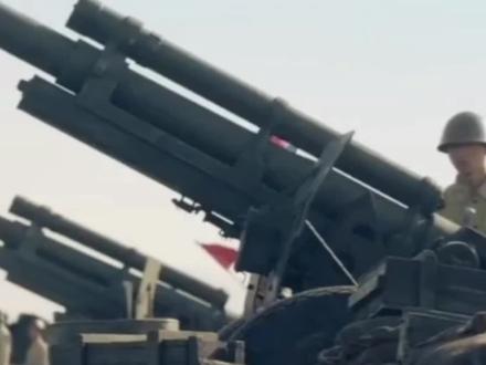 1949年解放军炮击闯入长江内河的英国皇家紫石英号军舰,宣告英帝炮舰外交的结束。