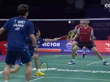 【国羽足以载入历史的逆转取胜!/保木卓朗中二开场秀】2023苏迪曼杯半决赛男双逆转时刻刘雨辰/欧烜屹vs保木卓朗/小林优吾#羽毛球比赛 #羽毛球比赛视频 #苏迪曼杯 #羽毛球 #羽毛球精彩片段