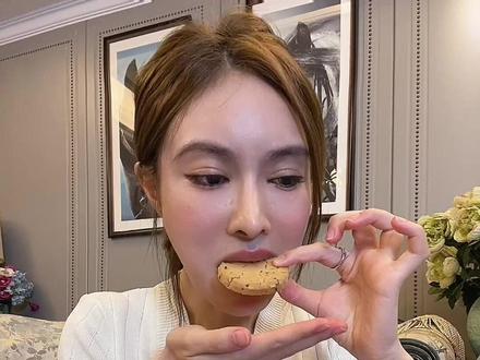 喜欢桃酥的一定要试试!!#泸溪河桃酥 #零食推荐 #妈呀太香了
