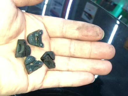 奔驰GLA200天窗运行时上下晃动!车主在S店检查需要换天窗框架总成,这个情况可以实施精细化维修哦!#汽车保养与维修 #奔驰 #修车 #慈利修车