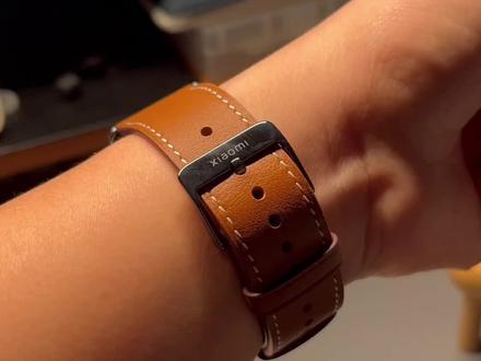 新增了表端超级岛 手势操作 心电图的小米Watch5 eSIM,到底智能在哪儿。
#小米#小米手表
#小米watch5 #智能穿戴