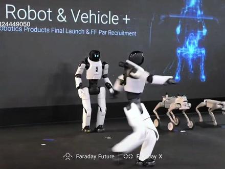 昨天晚上贾跃亭发布的自己的机器人,很多人都震惊了,这不就是智元机器人吗?还在嘲笑贾总,认为没有自己的灵魂,我来给大家分析一下他们之前的战略意图,讲的不对的地方,请大家相互交流!#贾跃亭 #FF机器人 #智元机器人 #贾跃亭称回国是必须的 #机器人