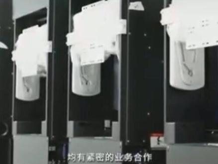 上海大族富创得科技股份有限公司是深圳大族激光科技产业集团股份有限公司(股票代码:002008)的控股子公司(子公司美国富创得成立于1979年,于16年被收购进入大族体系)。公司于2017年3月入驻上海市闵行区大族企业湾园区,项目总投资2亿元,第一期投入5000平方米厂房使用。2021年底在平湖成立上海大族富创得全资子公司“浙江大族富创得”,作为第二生产基地,于2022年11月投产。公司在半导体行业拥有近40年的技术积累和经验传承,在晶圆片传输(SORTER/EFEM)技术、标准机械界面(SMIF)技术、超洁净光罩片自动化解决方案、无人车(AGV)自动搬运、晶圆级洁净室自动存储系统和RFID物流追踪系统等技术上拥有国内先进的技术,为国内半导体生产线自动化提供行业内权威的流体整合方案。
上海大族富创得目前员工总数约300人,研发团队近60人,由行业资深的博士、硕士和本科工程技术人员组成的专家团队,平均年龄35岁,是一支富有活力和创新精神的团队。销售及售后技术支持团队近80人,管理团队平均行业经验超过15年,对国内外市场和客户拥有非常深刻的了解。
美国富创得为上海富创得全资子公司,目前员工总数约20人,专注于“光刻机前端自动化设备”的研发和销售业务,服务对象以欧美半导体市场为主。公司自1979年成立以来,专注半导体晶圆自动化领域超过40年,积累了丰富的行业经验和客户资源,其专利和技术积累已全部转移到上海富创得,使上海富创得公司成为全球化国际公司,业务可以覆盖全球市场及客户。
富创得公司产品定位为“半导体晶圆传输系统及核心组件制造商”,业务定位为“晶圆及类晶圆传输系统(含存储)及核心组件制造商,半导体、泛半导体及其他行业相关技术和专利扩展应用授权商”,全力投入“半导体晶圆传输系统及核心组件的研发、生产和销售,致力打造半导体晶圆传输系统的整体解决方案。公司已经通过了ISO9001质量体系认证和半导体行业的多项SEMI标准认证,已获得全球及中国多项知识产权,为中国多个国家级和地方集成电路行业联盟会员及SEMI协会会员,已成为半导体自动化设备领域的领军企业。#企业宣传短片 #半导体设备 #半导体
