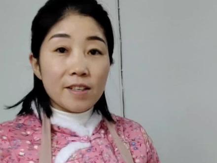 给你们分享一个轻松拨松子仁的小方法,只需要一个气球和一个矿泉水瓶就可以了,超级好用,#手剥松子做法 #松子