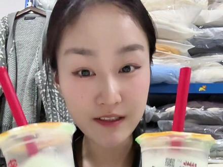 蜜雪冰城新品蜜瓜摇摇冰,清甜又清爽,真的很好喝!#创作者激励计划 #蜜雪冰城 #蜜雪冰城饮品推荐 #蜜雪冰城蜜瓜摇摇冰 #零食分享