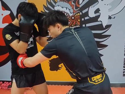 让对手防不住的组合#邓立格斗体系 #健身 #泰拳 #格斗 #踢拳 #搏击 #拳击 #自由搏击 #散打 #武术 #减脂 #itf跆拳道 #运动 #mma #增肌