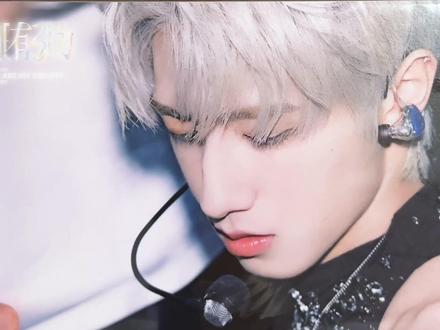 朱志鑫一周年单人款开箱📦这张貌美脸就该出现在各大杂志上 #周边 #朱志鑫 #开箱 #小卡 #拆快递