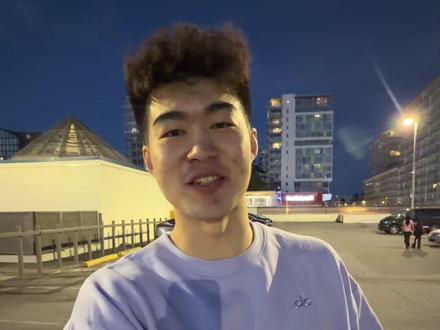 远在温哥华但我即将重操旧业了!@郭昊文 今天真得赢啊兄弟你可是CBA得分王!!