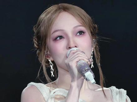 张韶涵 | 大小孩字幕版 终于让我听到了大小孩的首唱,这个动态字幕做了我好久,终于用上了
#张韶涵 #张韶涵演唱会 #张韶涵佛山演唱会 #张韶涵造型 #张韶涵大小孩