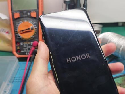 荣耀200pro蓝牙wifi打不开,小小电容惹大祸 荣耀200pro蓝牙wifi打不开,小小电容惹大祸#手机维修 #荣耀200pro