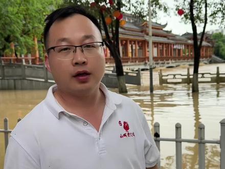 因为都匀突发大水,门店所在地被水淹,暂停营业一天,希望大家不要跑空#山城柴火鸡#都匀风雨桥#涨大水#暂停营业