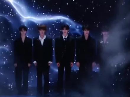 #朱志鑫 虽然崴脚但红底皮鞋,照样帅爆了宙草又开始发力了🥹