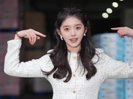 老爸让我宣传工厂~
#终冬摇 #卡点舞 #纸巾公主 #厂二代