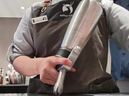 #瑞幸咖啡 #瑞幸奶油枪 #拒绝废话有趣的知识又增长了 #瑞萌咖妃 #瑞幸品控 奶油枪拆卸及清洗流程