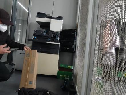美能达复印机出现打印复印全白,红马甲如何找到故障原因并解决?