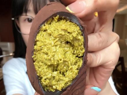 越吃越好吃的一款迪拜软曲奇!买的全是开心果的!糯糯拉丝不齁甜 #迪拜软曲奇 #甜品 #软曲奇 #巧克力