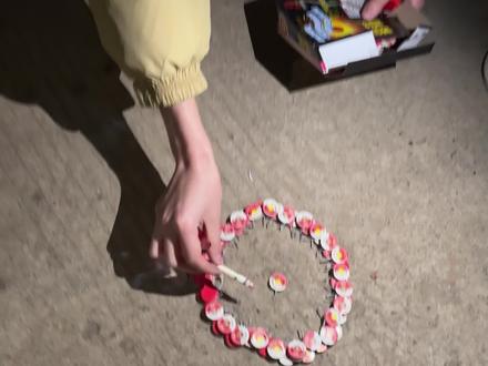 彩菊一转、烦恼全散,过年的正确放烟花玩法#是时候展现真正的技术了 #彩菊烟花