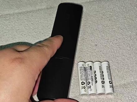 家里空调、电视这些家电的遥控器全用7号电池,原装配的那种不仅不经用,还特别容易腐蚀弹簧,换起来超麻烦。
直到用上这款可充电的7号电池,真心香!不仅能循环充电,容量和动力都很够,充一次感觉就能把买电池的钱赚回来,感觉自己突然变会过日子了~#7号充电电池 #遥控器电池更换 #空调遥控电池 #电视遥控器电池 #杰莱力充电电池