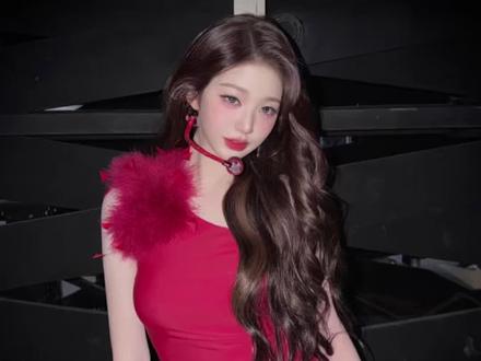 元英这一次的solo会有很多很多人关注 所以我们一定一定要给元英一个漂亮的成绩 尽我们最大的努力 给她最好的
#张元英 #wonyoung #eight #张元英solo