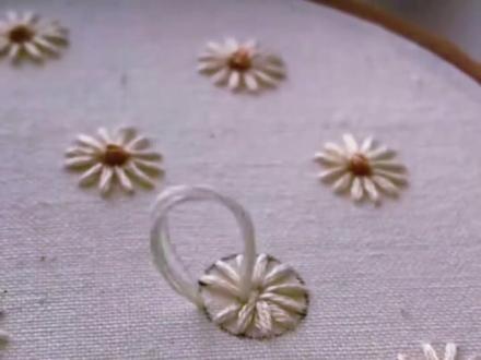 简单雏菊的绣法#立体绣#刺绣教程