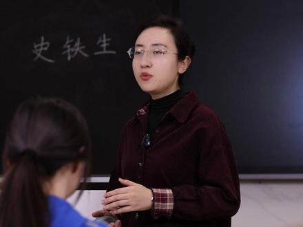 史铁生:轮椅上的生命哲人 #勾文君讲经典文本 #课本 #语文