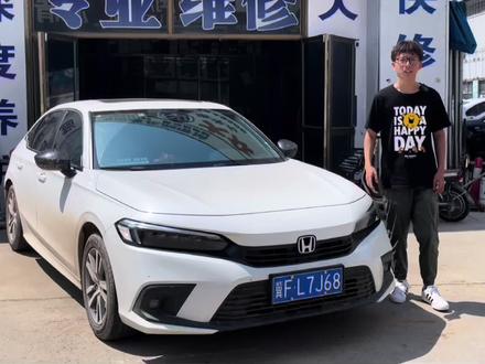 11代本田思域的底盘怎么样?也许它的钢材强度缩了水,但是在用料、结构设计和调教上,本田思域依然是上乘水准。