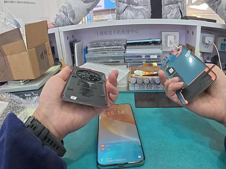 带你体验沉浸式修手机,自带屏幕安装全过程#手机店那些事 #创作者中心 #创作灵感 #修手机 #手机维修换屏