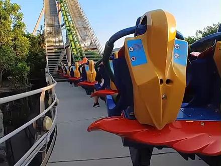 一脱轨那就更加刺激了