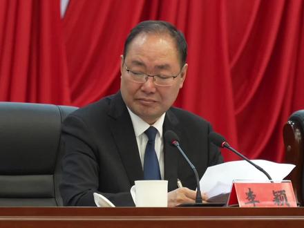 息烽县委书记李颖:干事就要敲重锤、钉钉子。#全会 #息烽