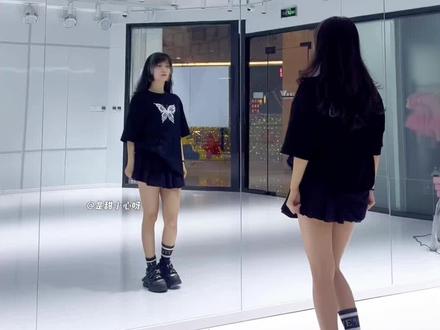 心妹的每一段都割舍不下啊…
#抖音热门舞蹈计划 #rude舞蹈挑战 #hearts2hearts #舞蹈教程 #yuha