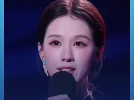 #这样的文艺工作者值得点赞 !#陈都灵以飞行器制造专业毕业生身份,讲述可回收火箭意义,赞叹中国航天!#媒体精选计划